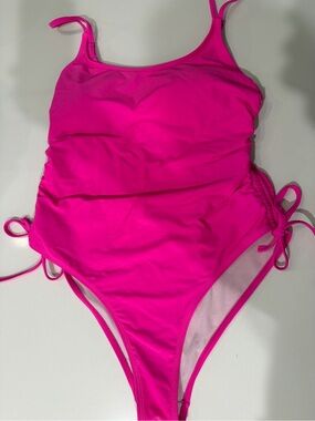 BRAND NEW Women’s Barbie Hot Pink One-Piece Tie Side Swimsuit size XL